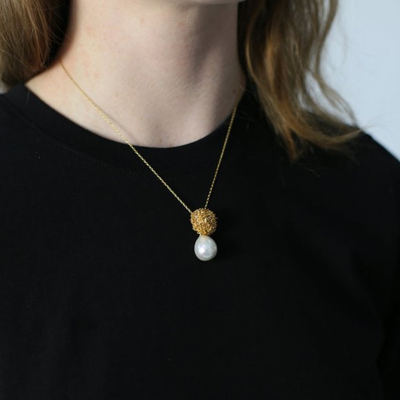 Mirit Weinstock Sparkling Star Necklace in Gold/Pearl - Picture 1 of 1